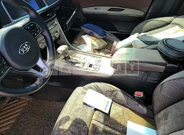Photo 2 of 13: 2018 Kia K5, VIN KNAGW41EBJA017247 — Korean insurance auction