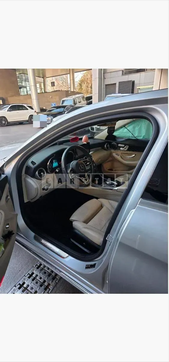 Photo 2 of 30: 2019 Mercedes-Benz C220 d — Korean insurance auction