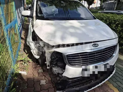 Photo 1 of 12: 2015 Kia Carnivals — Korean insurance auction