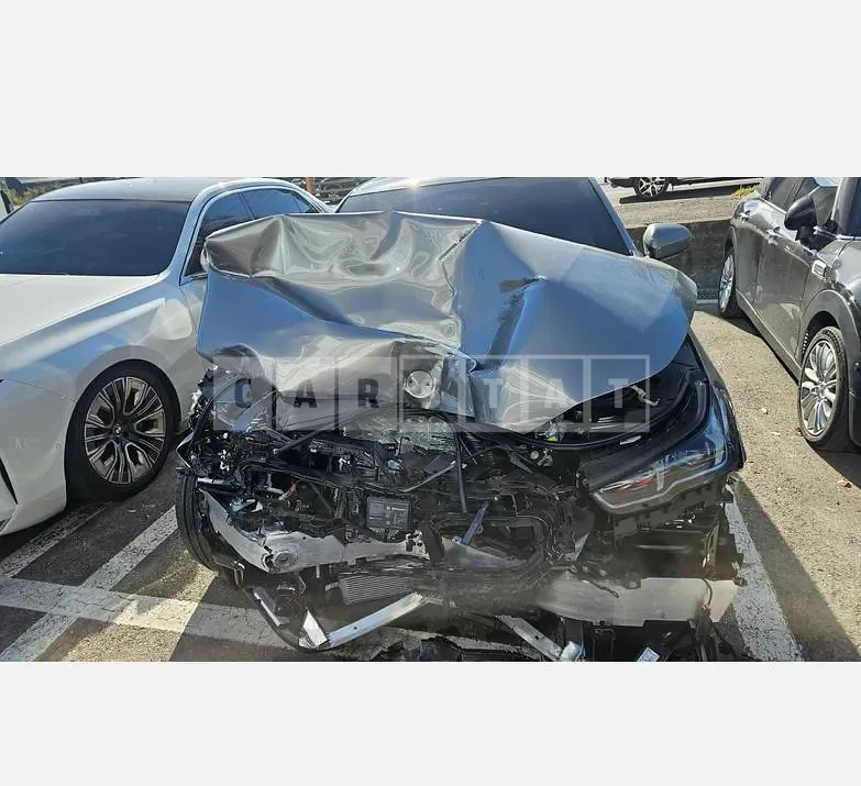 Photo 2 of 16: 2026 BMW 520i — Korean insurance auction
