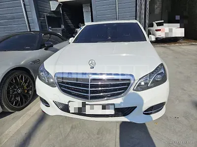 Photo 1 of 44: 2015 Mercedes-Benz E300 — Korean insurance auction