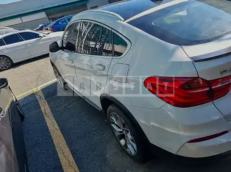 Photo 2 of 9: 2017 BMW X4 xDrive 20d, VIN WBAXX1106H0T40700 — Korean insurance auction