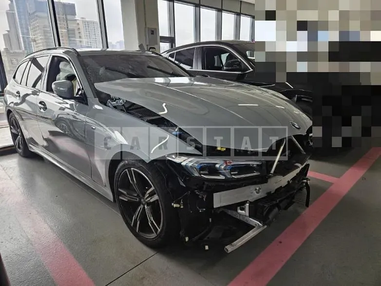 Photo 2 of 34: 2023 BMW 320i Touring — Korean insurance auction