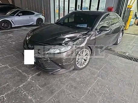 Photo 2 of 19: 2018 Toyota Camry — Korean insurance auction