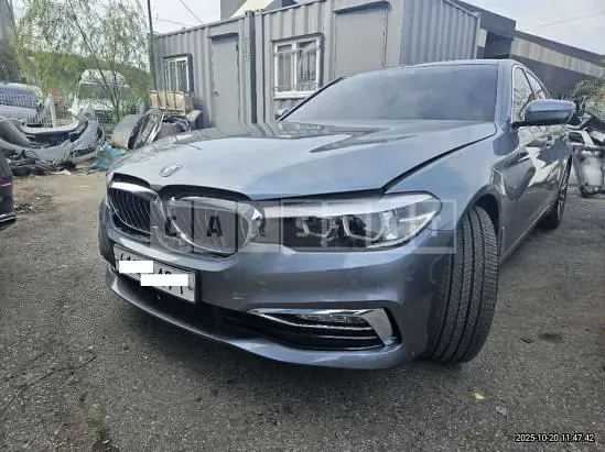 Photo 2 of 13: 2018 BMW 520i, VIN WBAJK7109JBH23311 — Korean insurance auction