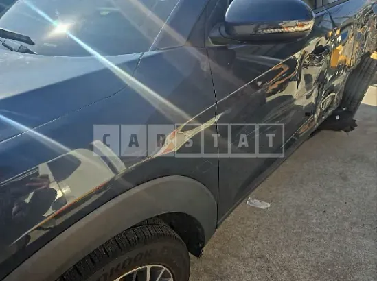 Photo 2 of 11: 2019 Hyundai Tucson — Korean insurance auction