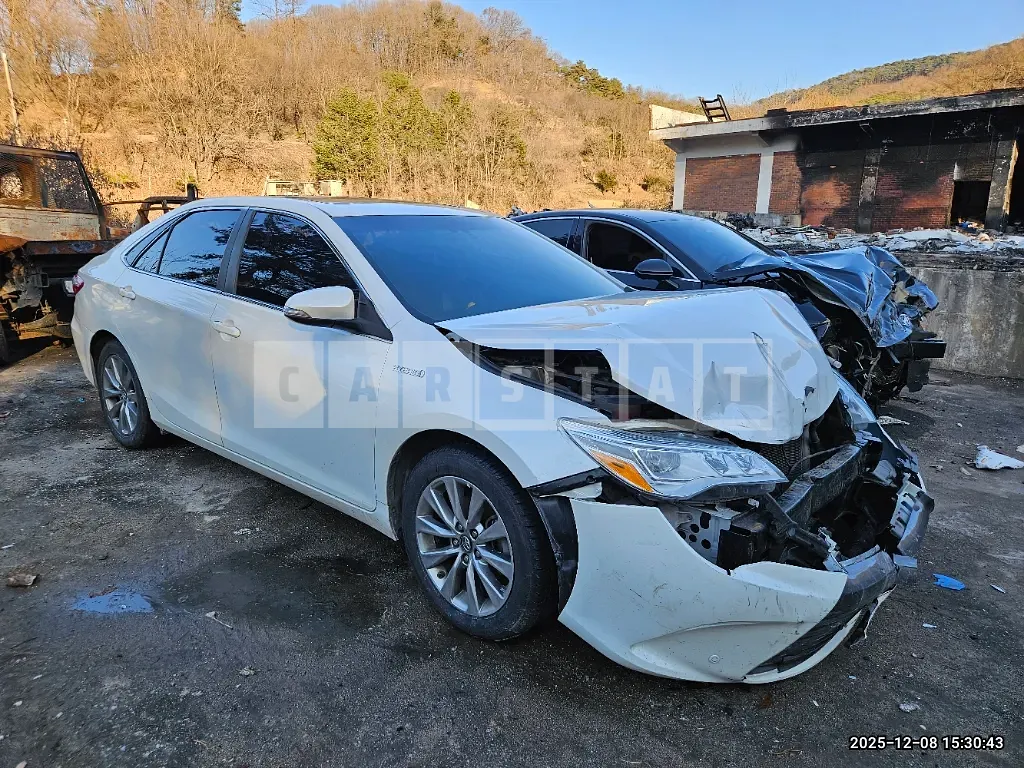 Photo 2 of 11: 2016 Toyota Camry Hybrid — Korean insurance auction