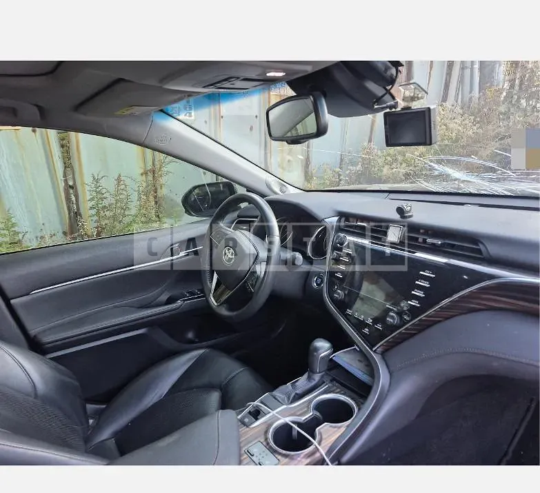Photo 2 of 22: 2018 Toyota Camry — Korean insurance auction