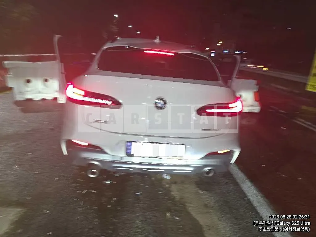 Photo 2 of 11: 2021 BMW X4 xDrive20i — Korean insurance auction
