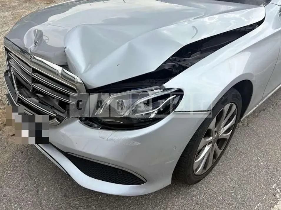 Photo 2 of 4: 2017 Mercedes-Benz E220 d 4Matic — Korean insurance auction