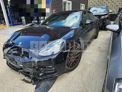 Photo 1 of 44: 2018 Porsche Panamera 4S — Korean insurance auction