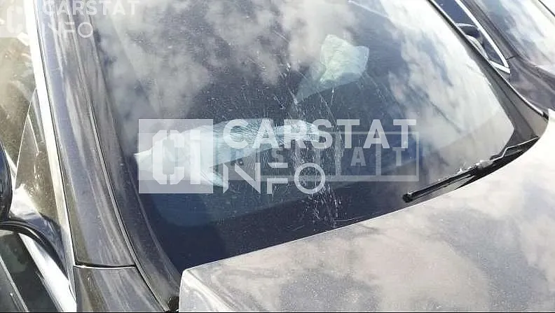 Photo 2 of 19: 2018 Mercedes-Benz E300, VIN WDDZF4JB4KA571443 — Korean insurance auction