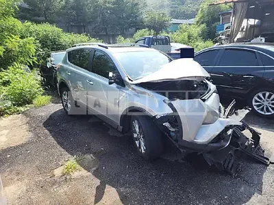 Photo 1 of 8: 2018 Toyota RAV4 Hybrid, VIN JTMDJREV1JD228946 — Korean insurance auction