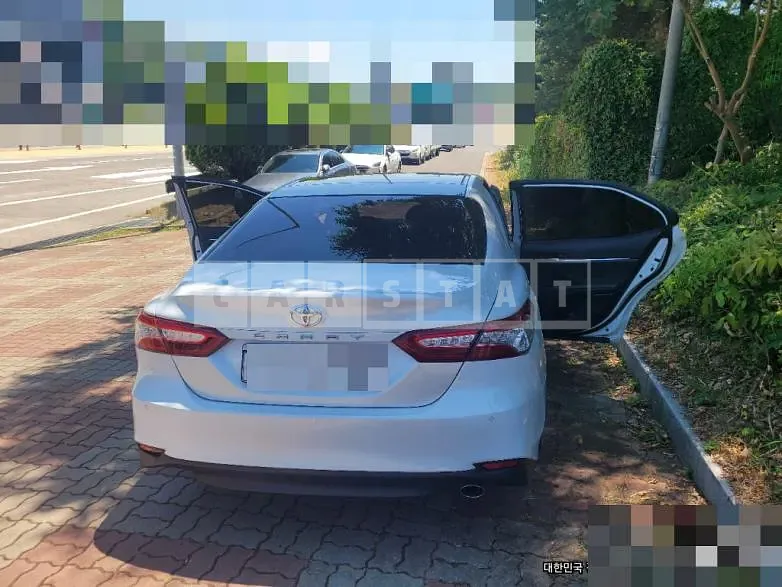 Photo 2 of 24: 2018 Toyota Camry — Korean insurance auction