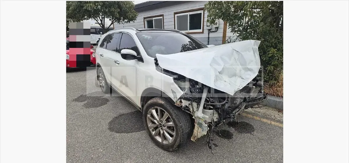 Photo 2 of 9: 2015 Kia Sorento 4WD — Korean insurance auction