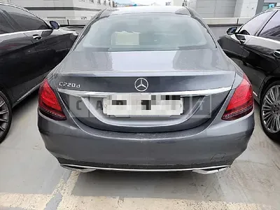 Photo 1 of 18: 2019 Mercedes-Benz C220d — Korean insurance auction