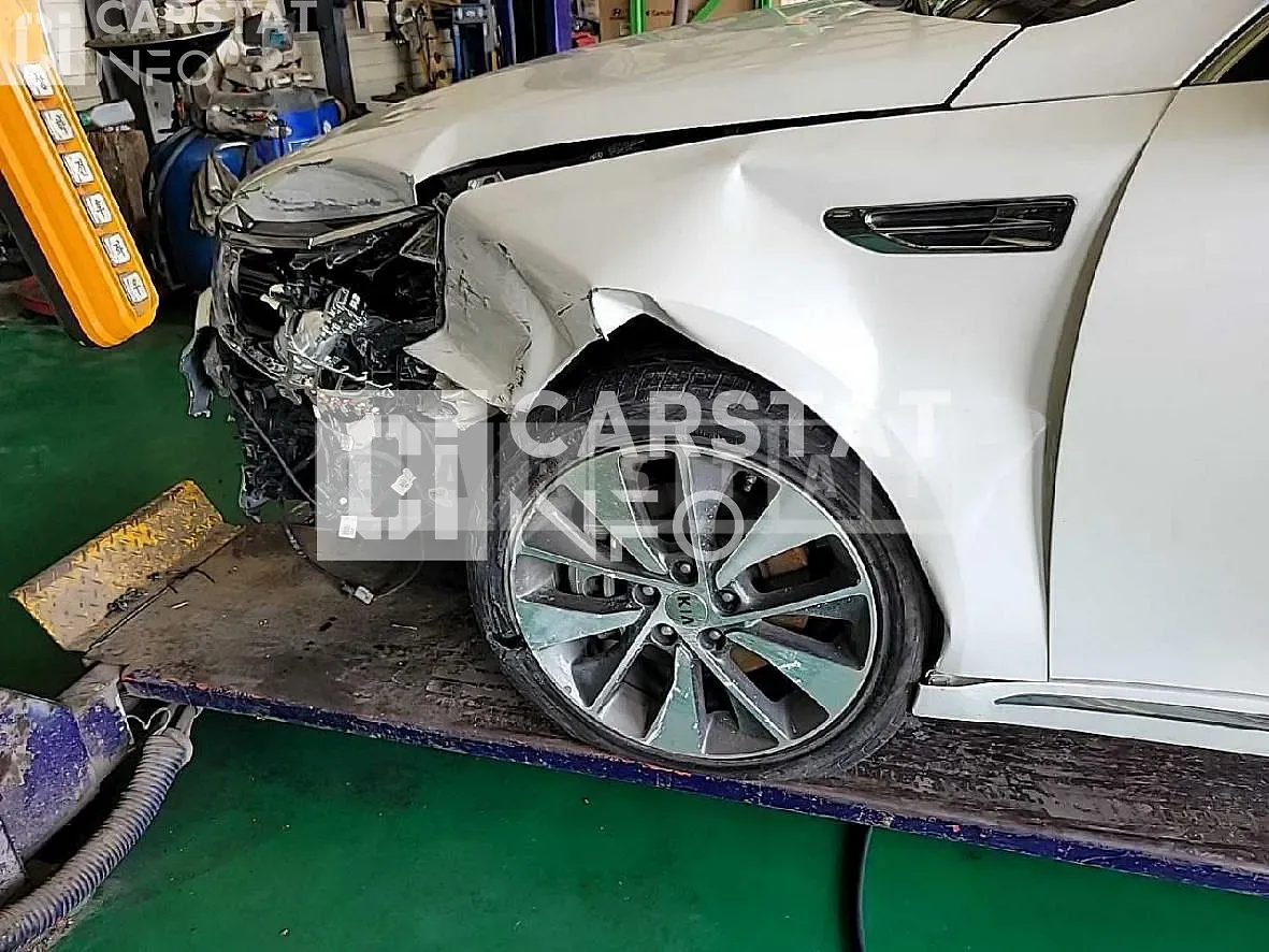Photo 2 of 25: 2015 Kia K5 2.0 — Korean insurance auction