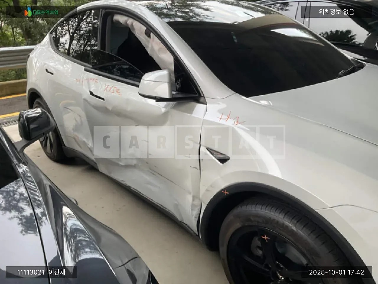 Photo 2 of 21: 2025 Tesla Model Y RWD, VIN LRWYGCFJ7SC106010 — Korean insurance auction