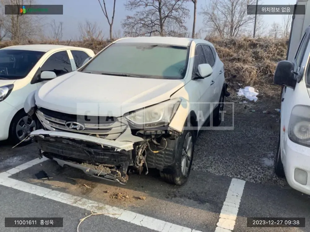 Photo 2 of 13: 2015 Hyundai Santa Fe, VIN KMHSU81UBFU468622 — Korean insurance auction