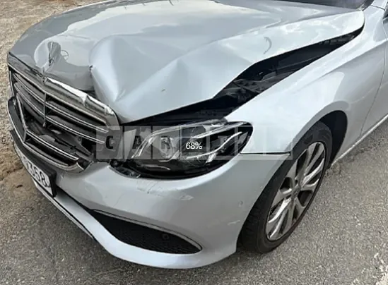 Photo 2 of 4: 2017 Mercedes-Benz E220d 4Matic — Korean insurance auction