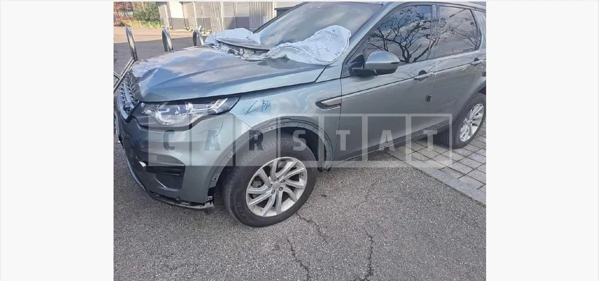 Photo 2 of 15: 2018 Land Rover Discovery Sport 2.0d — Korean insurance auction