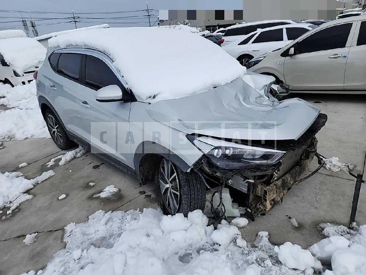 Photo 2 of 7: 2015 Hyundai Tucson TL 2.0, VIN KMHJ381ABGU012957 — Korean insurance auction