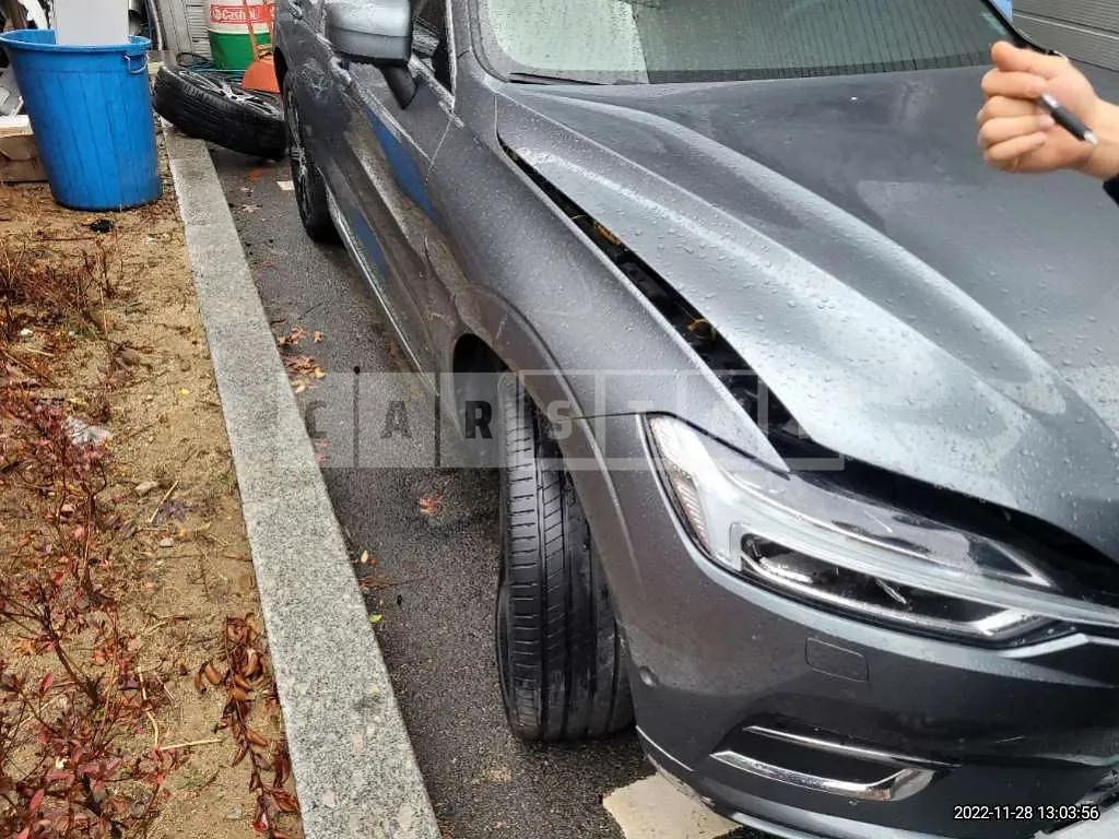 Photo 2 of 19: 2020 Volvo XC60 D5 AWD, VIN YV1UZ68TCL1458893 — Korean insurance auction