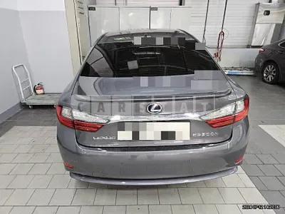 Photo 1 of 17: 2015 Lexus ES300h — Korean insurance auction