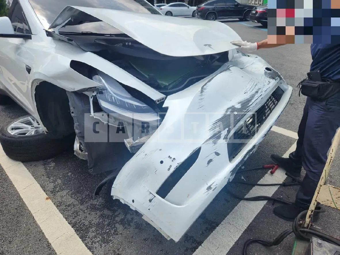 Photo 2 of 20: 2021 Tesla Model Y Long Range, VIN 5YJYGDEE3MF227183 — Korean insurance auction