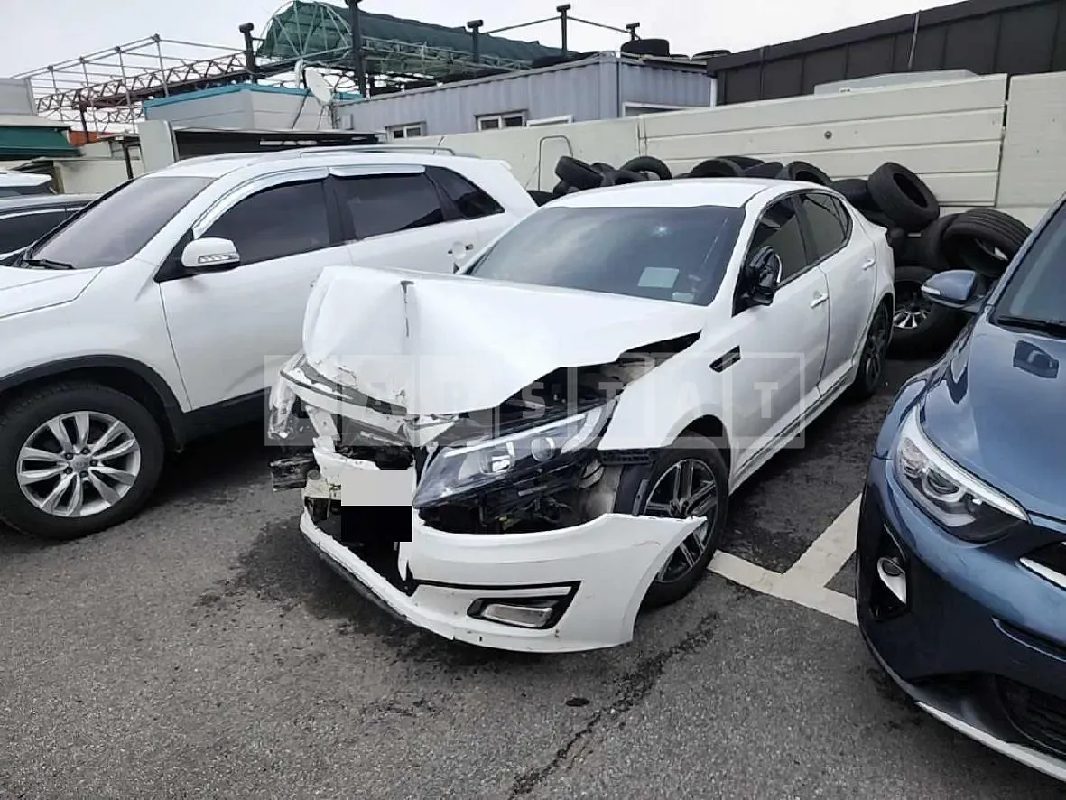 Photo 2 of 7: 2015 Kia K5 2.0(LPI), VIN KNAGN418BFA585344 — Korean insurance auction