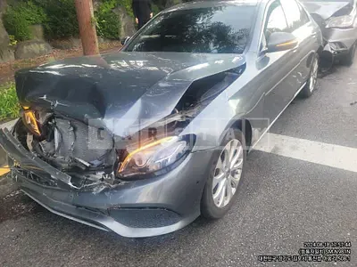 Photo 1 of 12: 2018 Mercedes-Benz E220 — Korean insurance auction