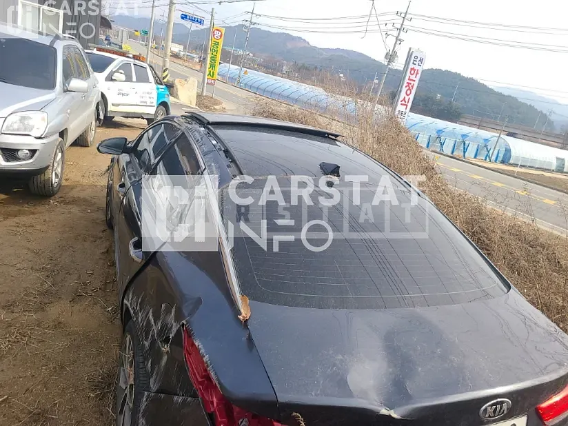 Photo 2 of 15: 2015 Kia K5 1.7 (Diesel), VIN KNAGU415GGA000690 — Korean insurance auction