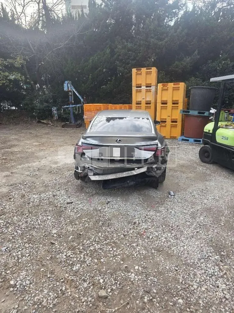 Photo 2 of 22: 2022 Lexus ES300h — Korean insurance auction