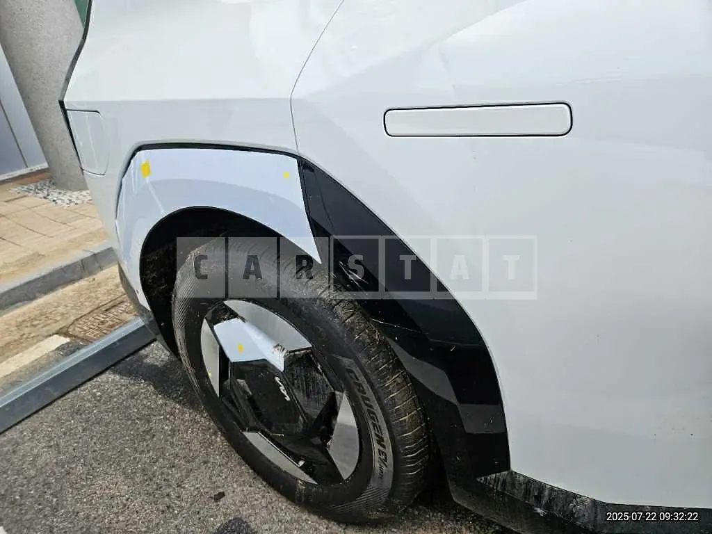 Photo 2 of 17: 2025 Kia EV9 Long Range 4WD — Korean insurance auction
