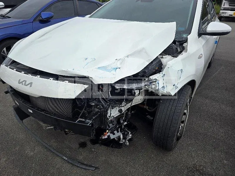 Photo 2 of 31: 2022 Kia Cz — Korean insurance auction
