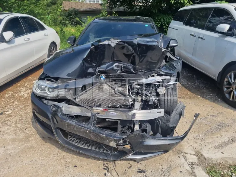 Photo 2 of 21: 2016 BMW 320d, VIN WBA8C5102GK641989 — Korean insurance auction