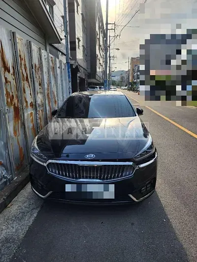 Photo 1 of 37: 2018 Kia K7 — Korean insurance auction