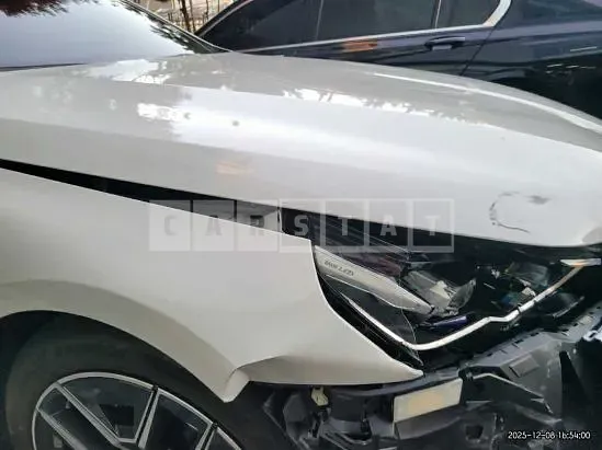 Photo 2 of 13: 2025 BMW 520i — Korean insurance auction