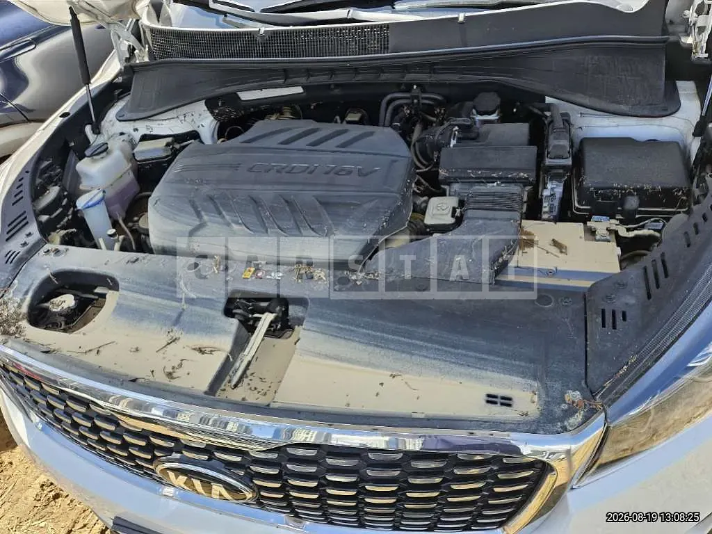 Photo 2 of 9: 2018 Kia Sorento 2.2 — Korean insurance auction