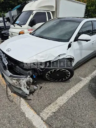 Photo 2 of 13: 2022 Hyundai IONIQ 5 — Korean insurance auction