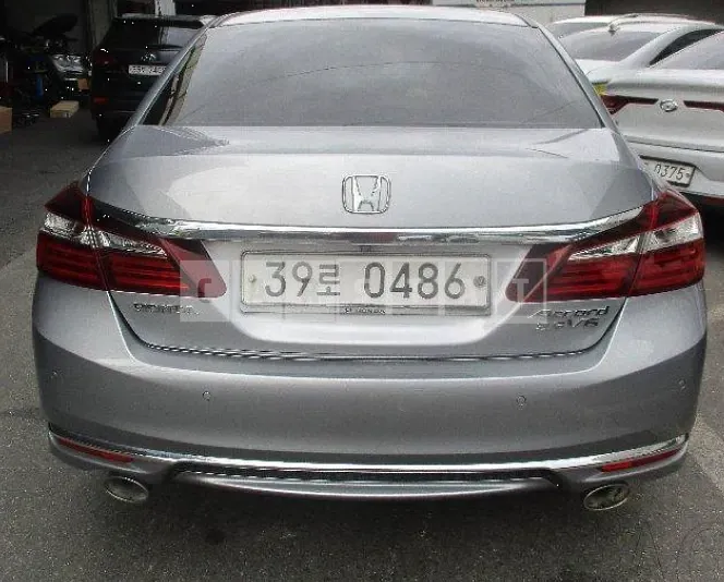 Photo 2 of 12: 2017 Honda Accord 3.5, VIN 1HGCR3680HA510012 — Korean insurance auction