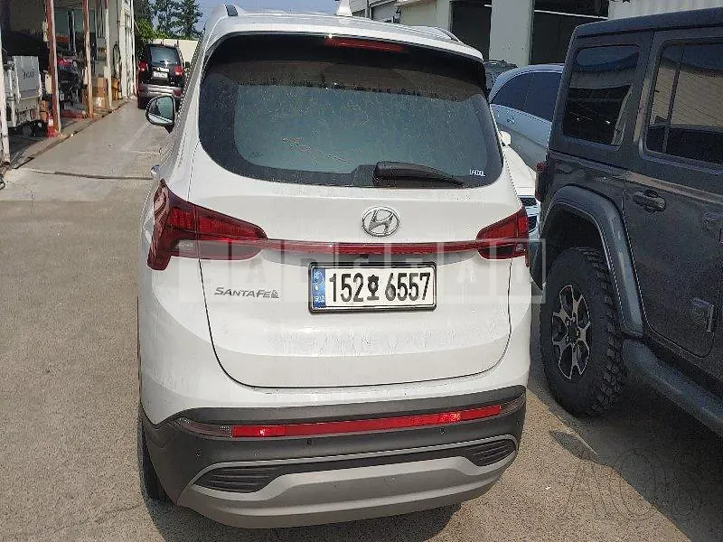 Photo 2 of 32: 2021 Hyundai Santa Fe, VIN KMHS281HGMU311613 — Korean insurance auction