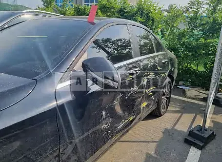 Photo 2 of 10: 2019 Mercedes-Benz C 200, VIN WDDWF8AB8KR519194 — Korean insurance auction