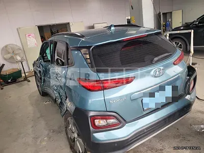 Photo 1 of 10: 2018 Hyundai Kona Electric, VIN KMHK281GFKU001118 — Korean insurance auction