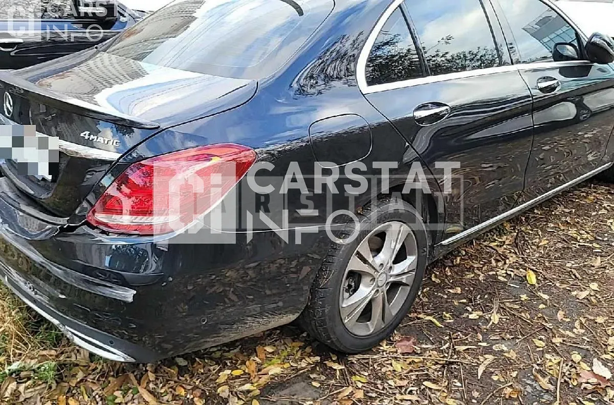 Photo 2 of 62: 2017 Mercedes-Benz C220 d 4Matic, VIN WDDWF0FB7HR273788 — Korean insurance auction