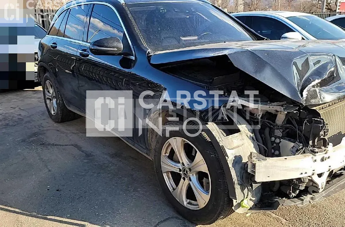 Photo 2 of 14: 2018 Mercedes-Benz GLC220d 4Matic, VIN WDC0G0FB0JF447814 — Korean insurance auction