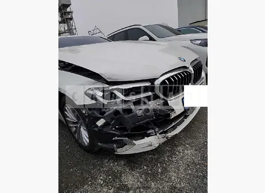 Photo 2 of 14: 2022 BMW 530i, VIN WBA71BH03NWX79553 — Korean insurance auction