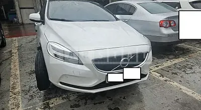 Photo 1 of 10: 2018 Volvo V40 D3, VIN YV1MV79K0J2463670 — Korean insurance auction