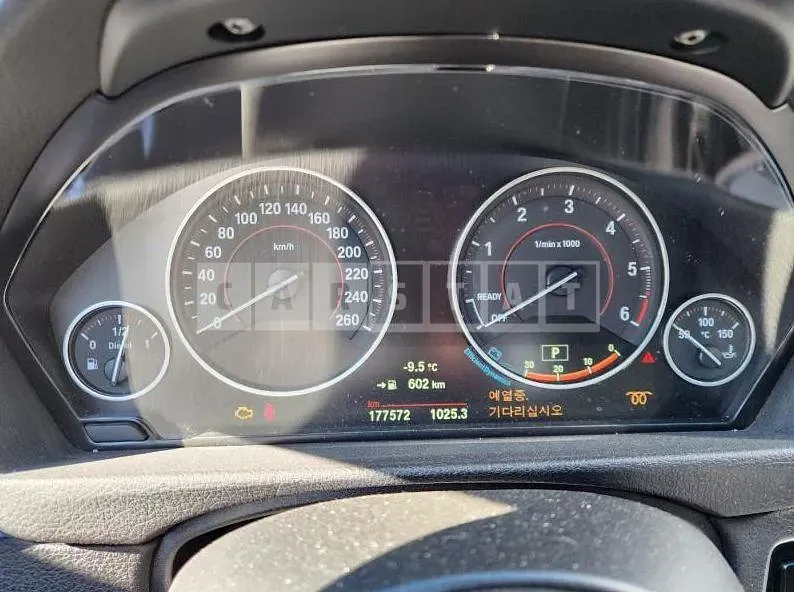Photo 2 of 3: 2017 BMW 320d — Korean insurance auction