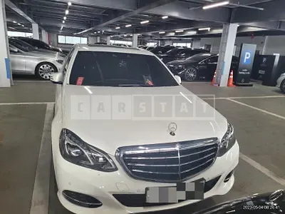 Photo 1 of 26: 2016 Mercedes-Benz E300, VIN WDDHF5FB8GB311798 — Korean insurance auction
